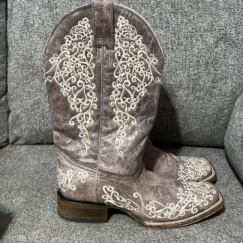 Women’s corral boots